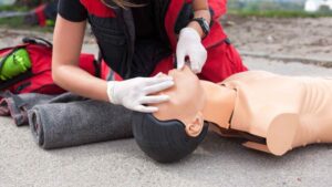 Top Benefits of Enrolling in a First Aid Course